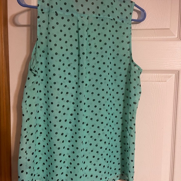 Sleeveless button up blouse. See thru mint with black dots - Picture 3 of 3